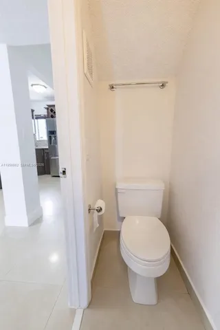 $2,200 | 2740 West 76th Street, Unit 203, Hialeah, FL 33016