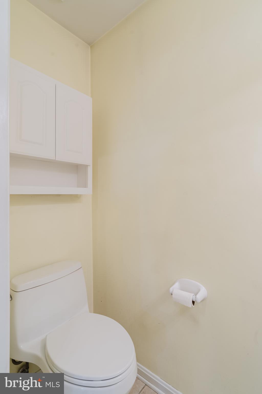 33 Hummingbird Lane Newark, DE 19711 - Photo 15 of 49 Main floor laundry room