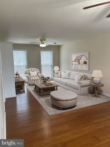 $724,900 | 33 Hummingbird Lane, Newark, DE 19711