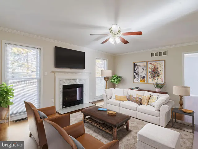 $724,900 | 33 Hummingbird Lane, Newark, DE 19711