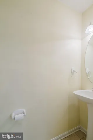 $724,900 | 33 Hummingbird Lane, Newark, DE 19711