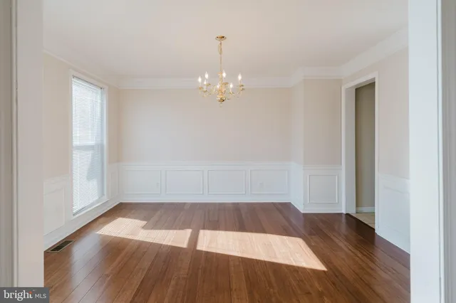 $724,900 | 33 Hummingbird Lane, Newark, DE 19711