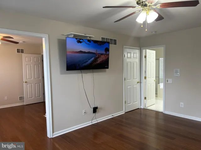 $724,900 | 33 Hummingbird Lane, Newark, DE 19711