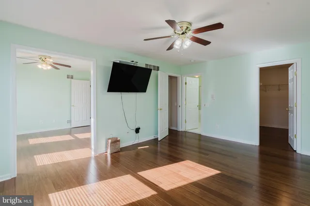 $724,900 | 33 Hummingbird Lane, Newark, DE 19711