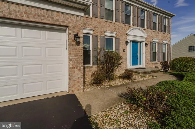 $724,900 | 33 Hummingbird Lane, Newark, DE 19711