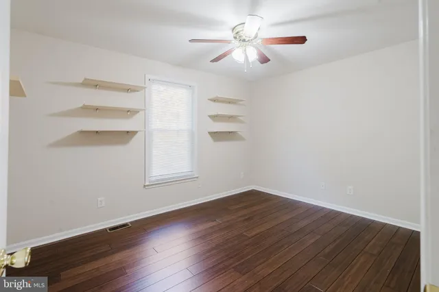 $724,900 | 33 Hummingbird Lane, Newark, DE 19711