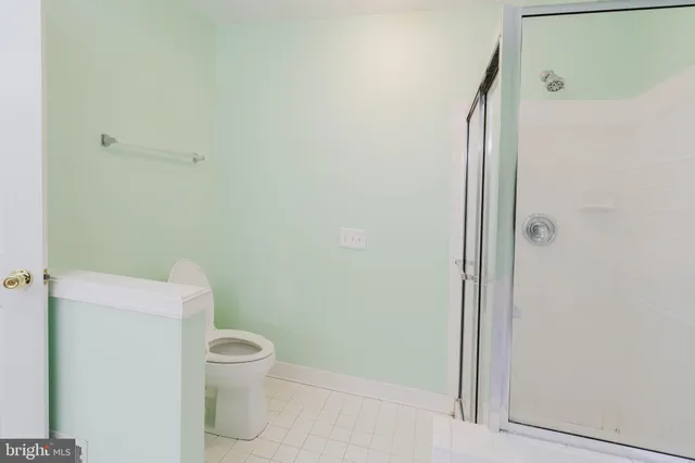 $724,900 | 33 Hummingbird Lane, Newark, DE 19711