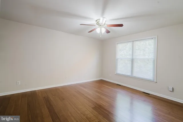 $724,900 | 33 Hummingbird Lane, Newark, DE 19711