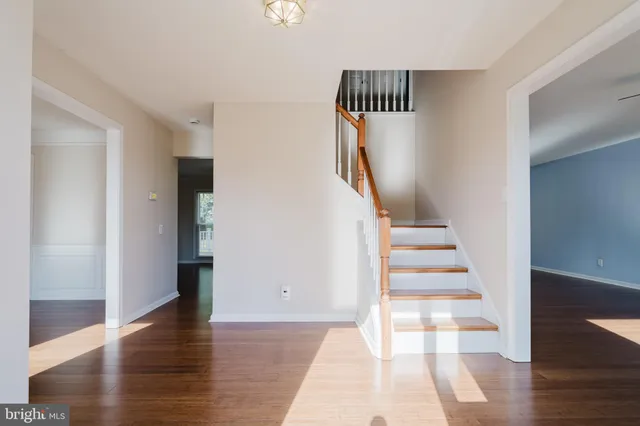 $724,900 | 33 Hummingbird Lane, Newark, DE 19711