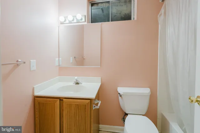 $724,900 | 33 Hummingbird Lane, Newark, DE 19711