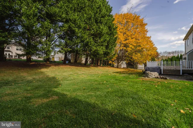 $724,900 | 33 Hummingbird Lane, Newark, DE 19711