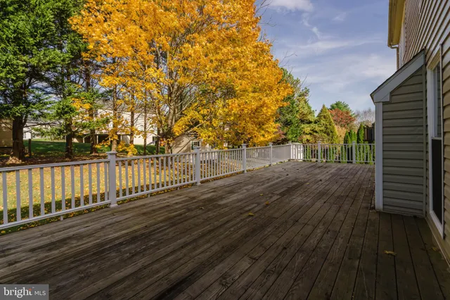 $724,900 | 33 Hummingbird Lane, Newark, DE 19711