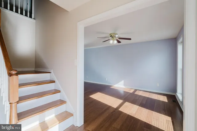 $724,900 | 33 Hummingbird Lane, Newark, DE 19711