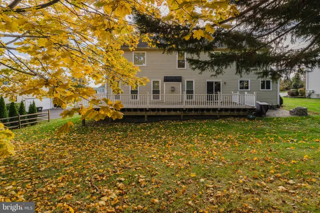 $695,000 | 33 Hummingbird Lane, Newark, DE 19711