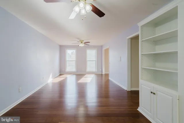 $724,900 | 33 Hummingbird Lane, Newark, DE 19711