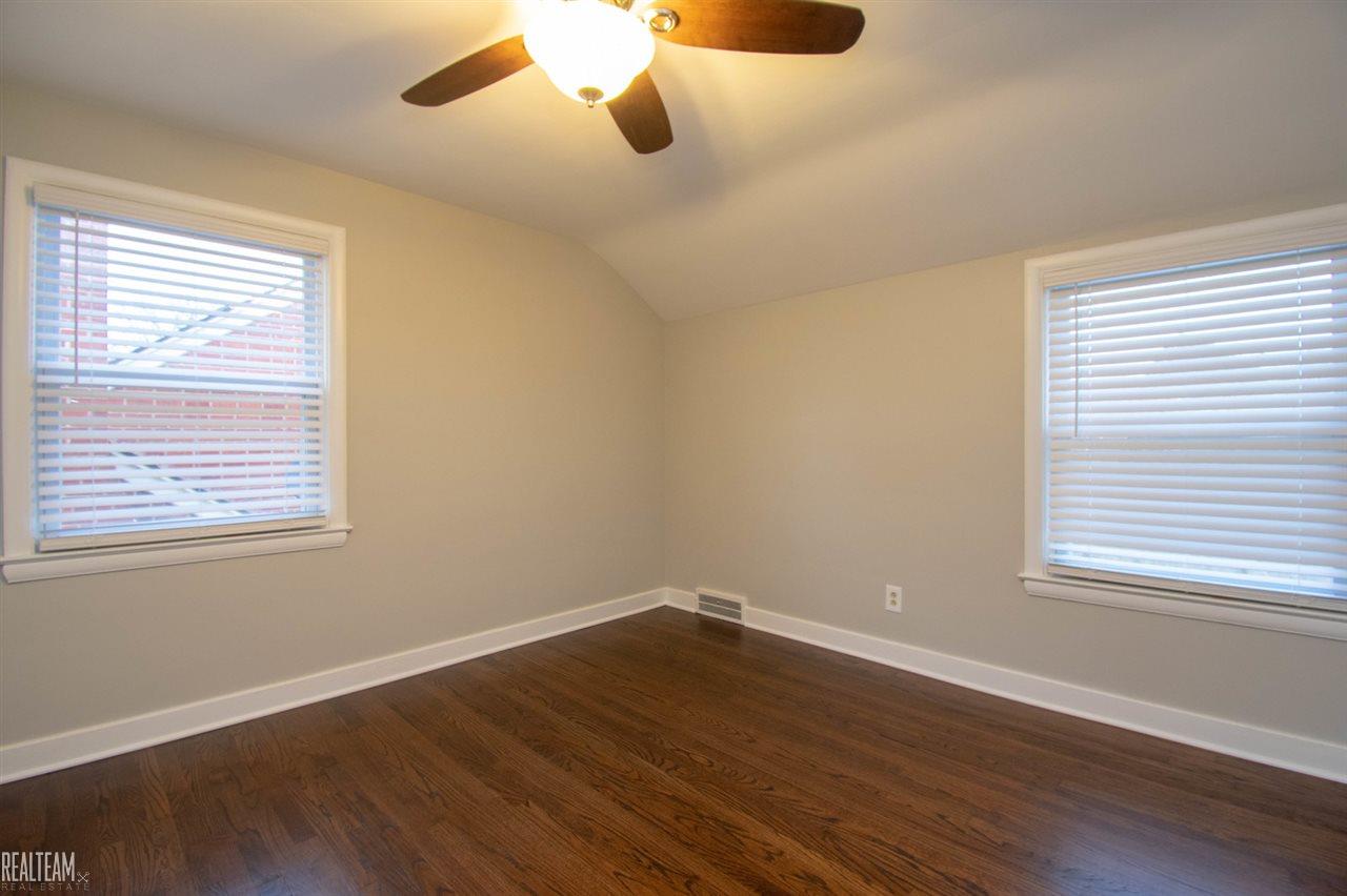 4494 Yorkshire Road Detroit, MI 48224 - Photo 12 of 29 31369411-11.JPG
