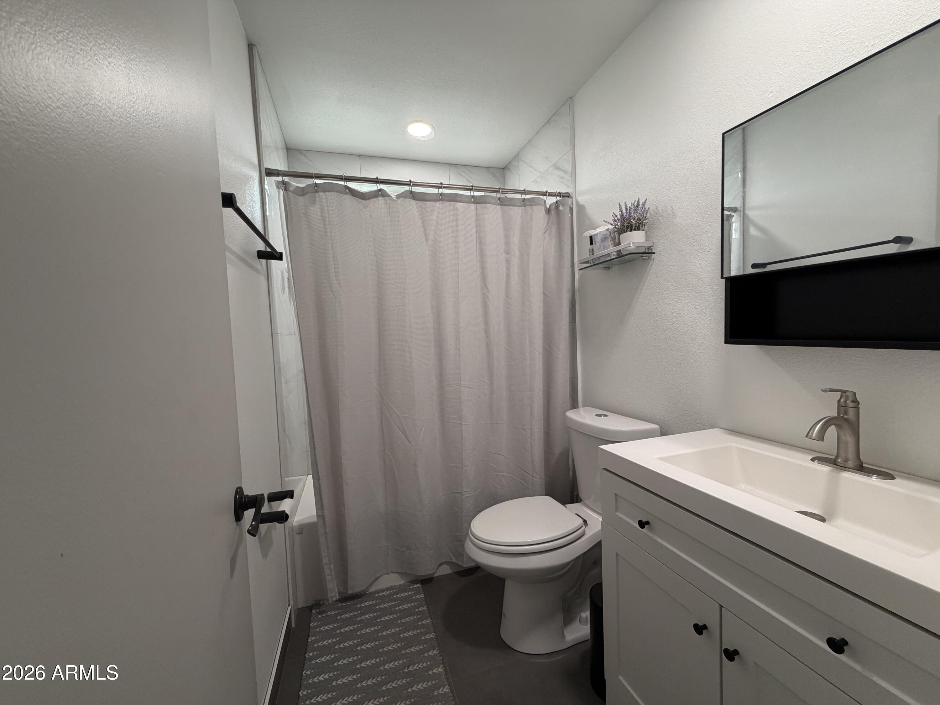 2250 East Kathleen Road Phoenix, AZ 85022 - Photo 13 of 32 IMG_4083