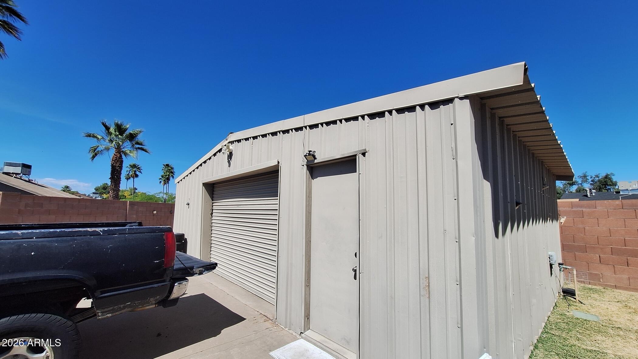 2250 East Kathleen Road Phoenix, AZ 85022 - Photo 25 of 32 20260407_workshop-side