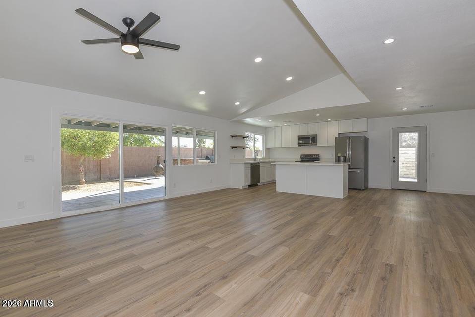 2250 East Kathleen Road Phoenix, AZ 85022 - Photo 3 of 32 Great Room