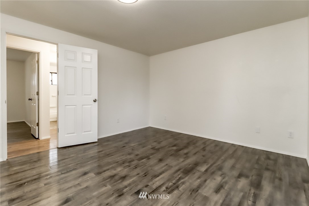 5049 Carpenter Road Southeast Olympia, WA 98513 - Photo 15 of 33 Gallery Image 15