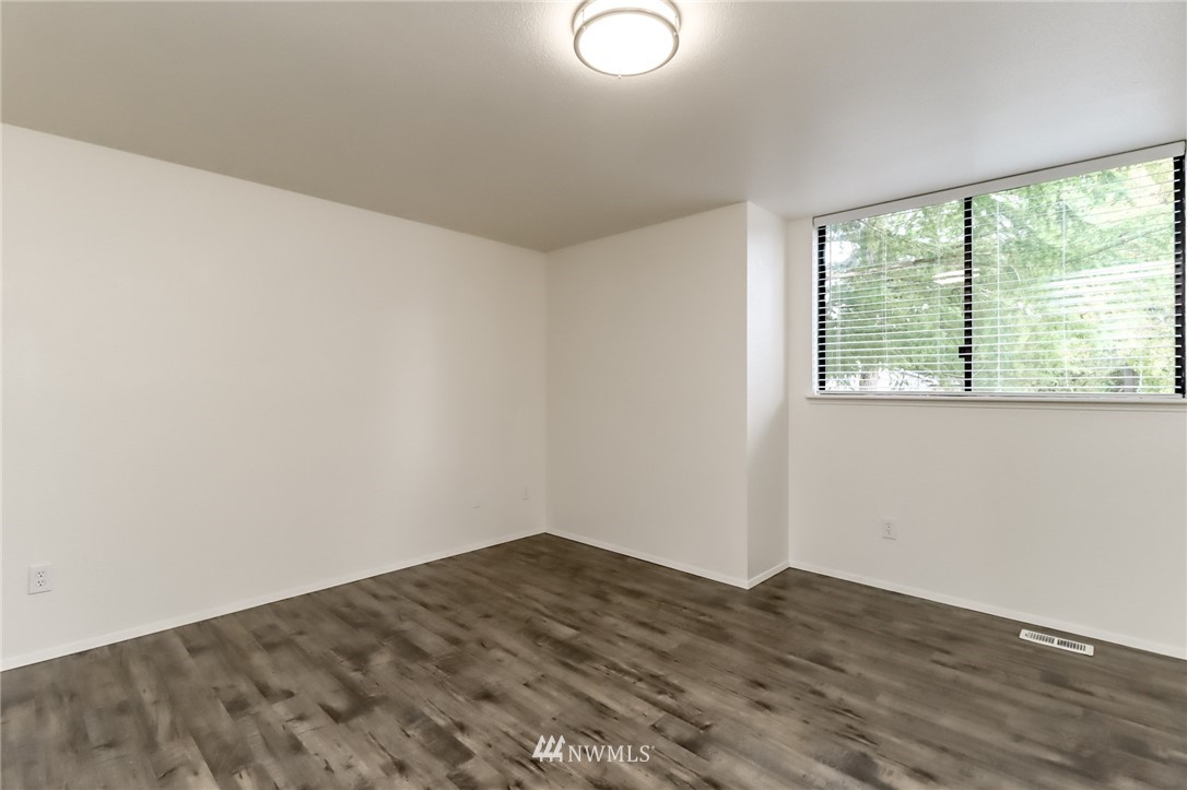 5049 Carpenter Road Southeast Olympia, WA 98513 - Photo 19 of 33 Gallery Image 19