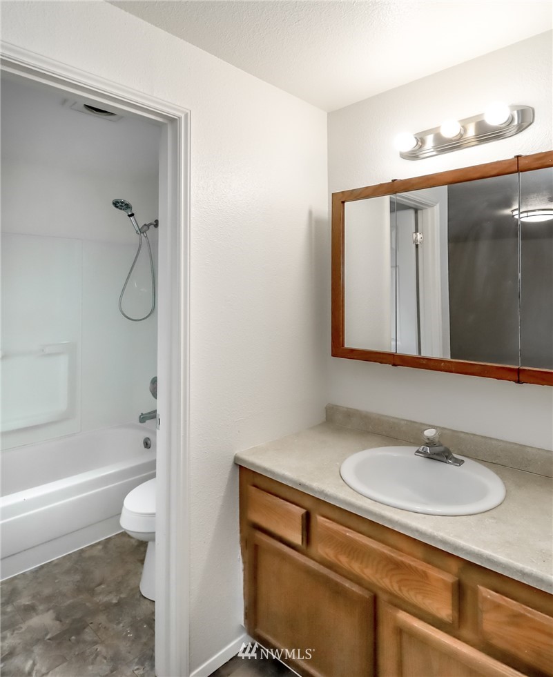 5049 Carpenter Road Southeast Olympia, WA 98513 - Photo 20 of 33 Gallery Image 20