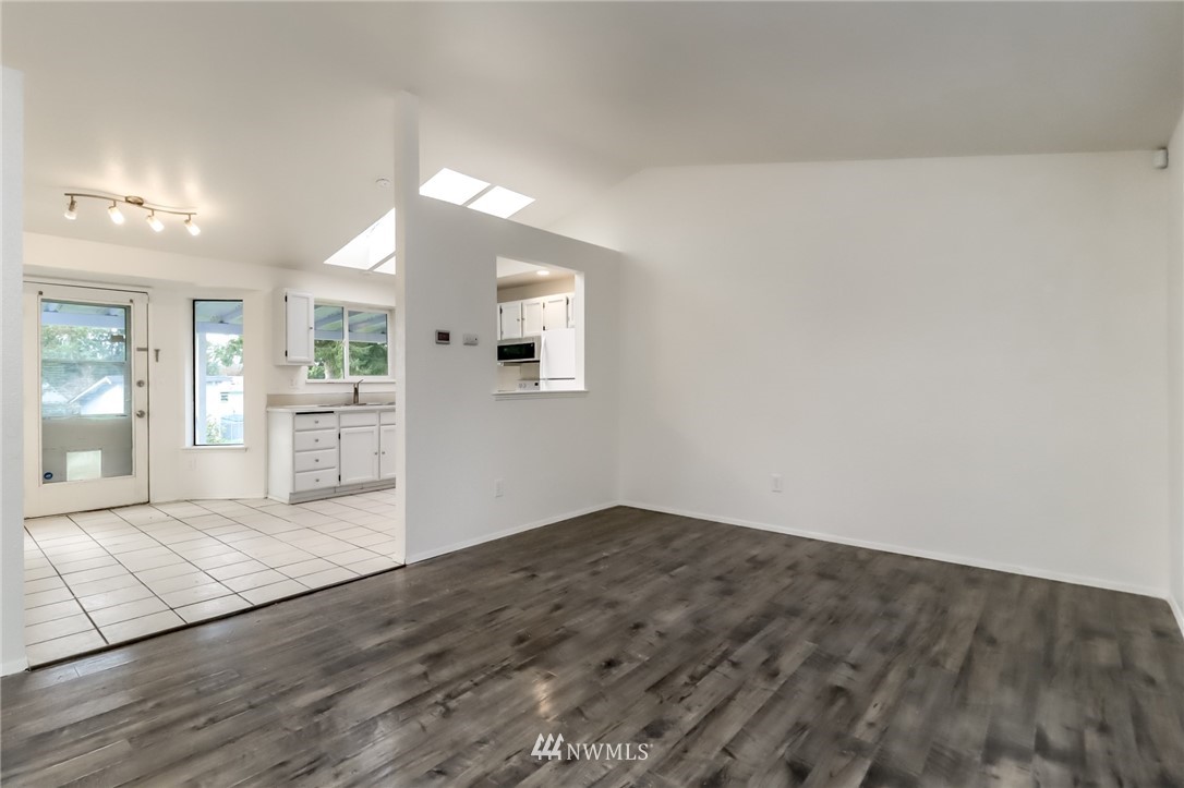 5049 Carpenter Road Southeast Olympia, WA 98513 - Photo 6 of 33 Gallery Image 6