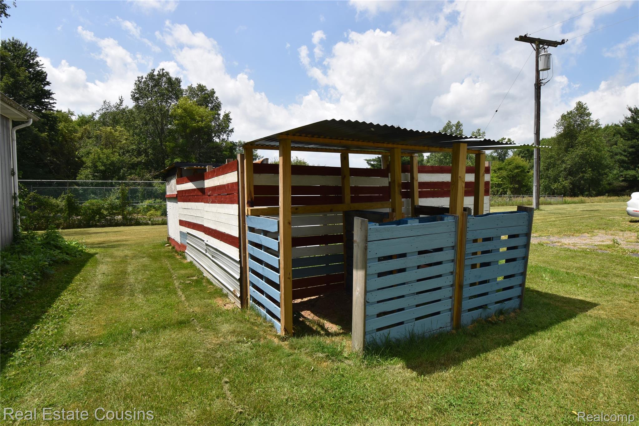 2247 Johnson Mill Road North Branch, MI 48461 - Photo 15 of 22 Chicken Coop area.JPG