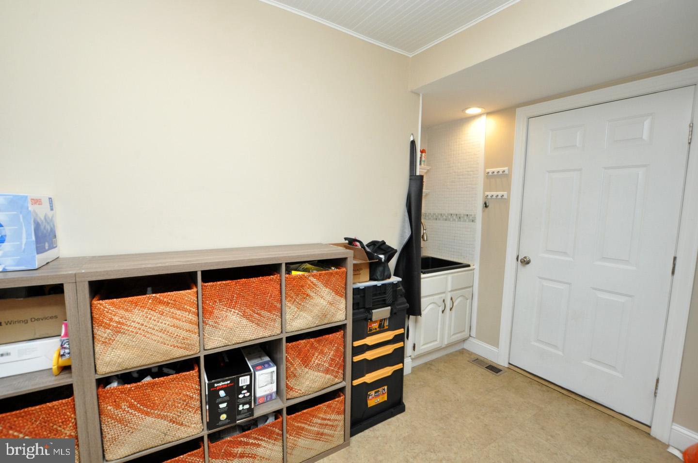 35 Roberts Drive Westampton, NJ 08060 - Photo 27 of 33 Mudroom