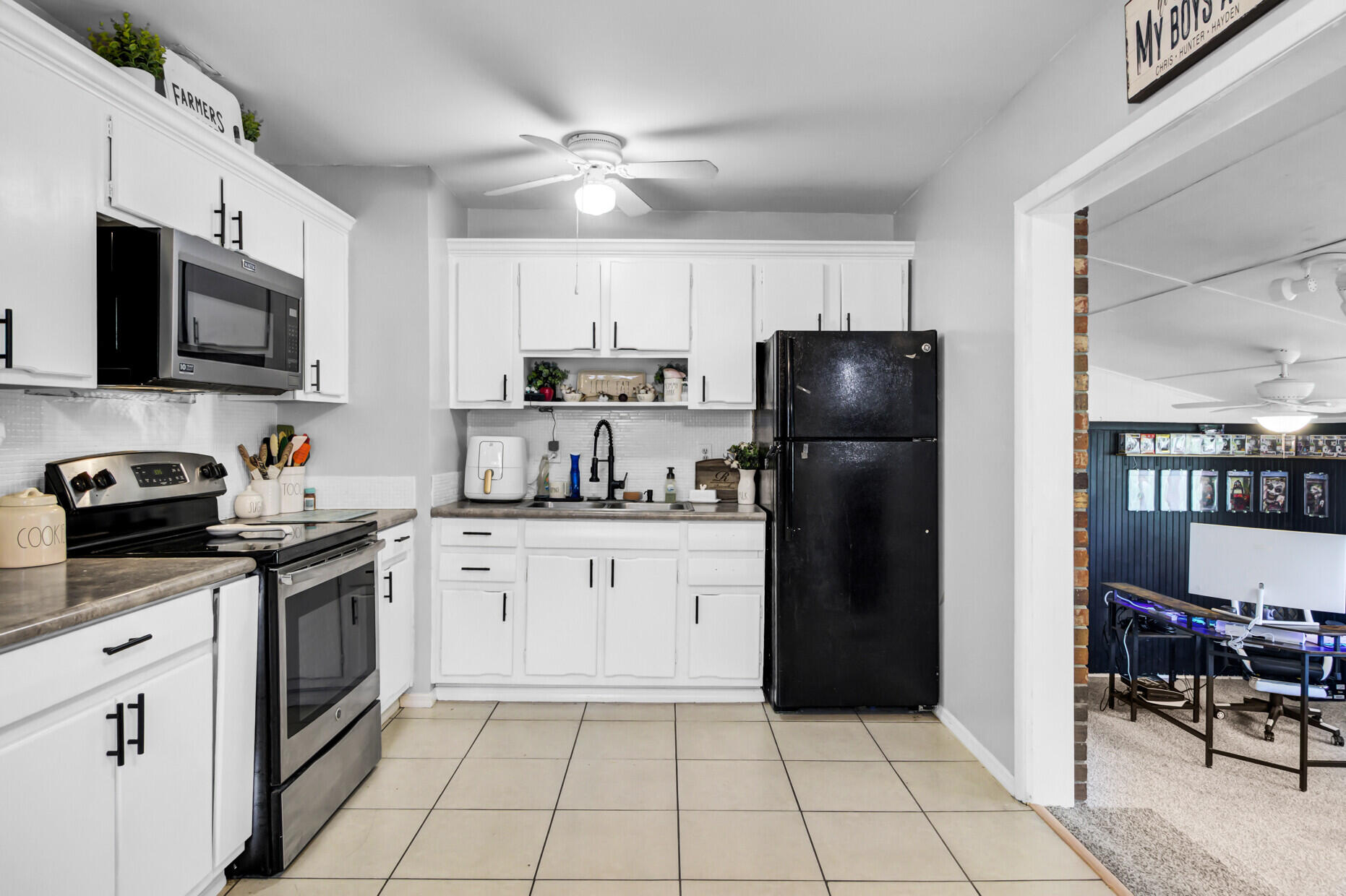 310 Farm Road Goose Creek, SC 29445 - Photo 8 of 23 Kitchen
