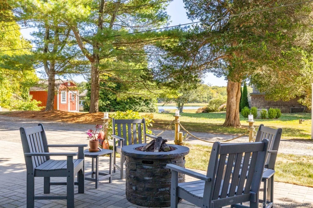 12 Littlefield Drive Old Lyme, CT 06371 - Photo 3 of 34