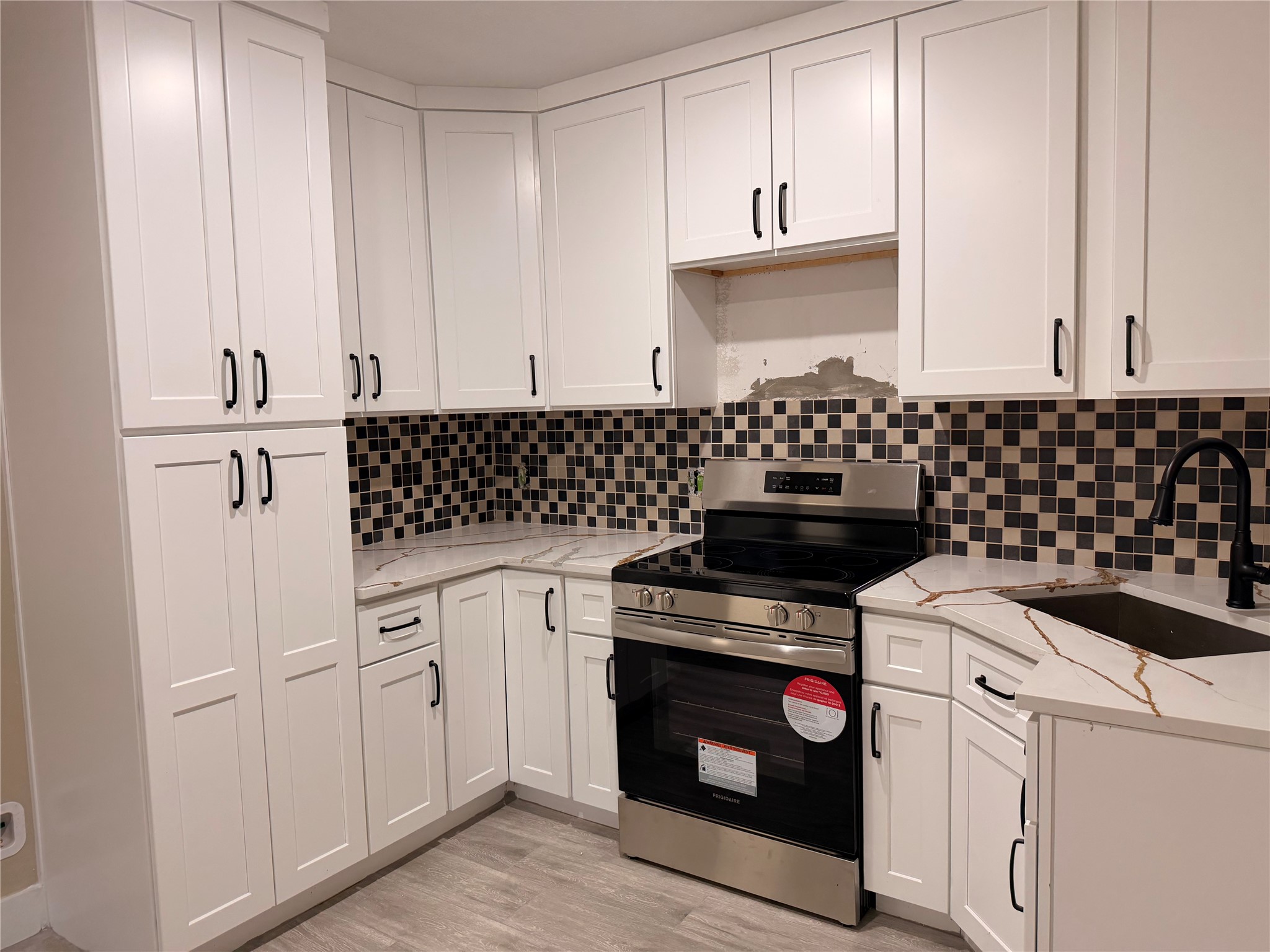 628 Truman Street Cleveland, TX 77327 - Photo 13 of 14 garage apartment kitchen
