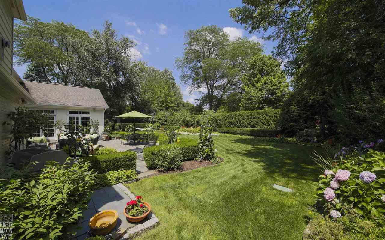 68 North Deeplands Road Grosse Pointe, MI 48236 - Photo 35 of 40 Backyard