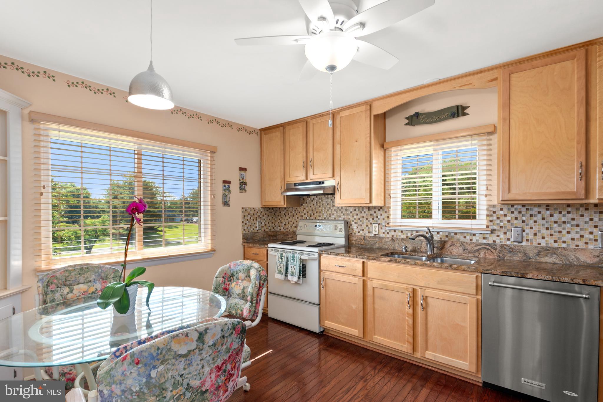 4214 High Ridge Road Haymarket, VA 20169 - Photo 13 of 55 Kitchen