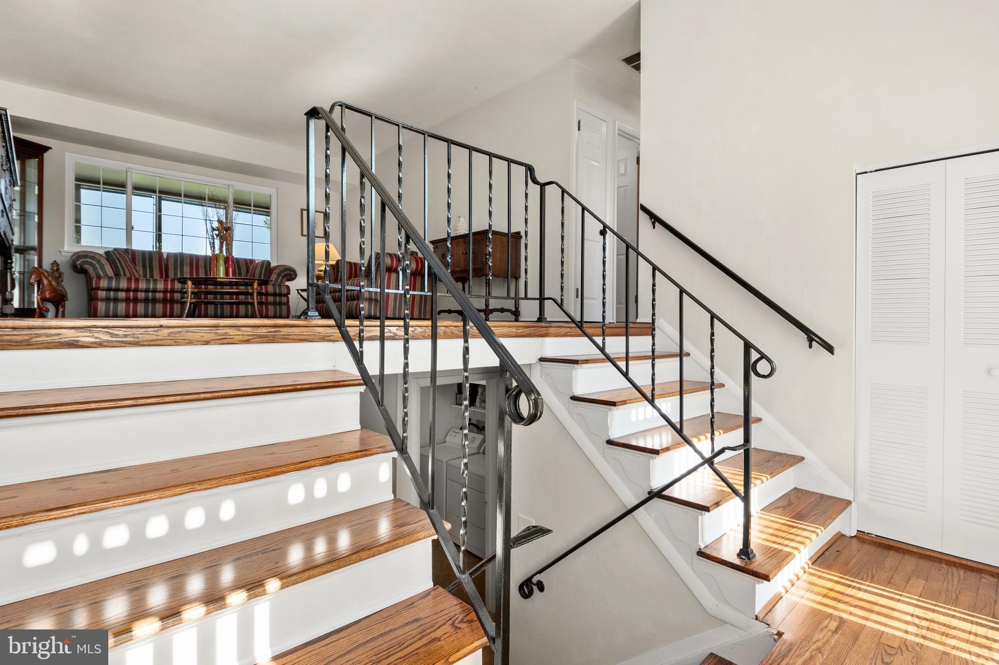 4214 High Ridge Road Haymarket, VA 20169 - Photo 5 of 55 Foyer