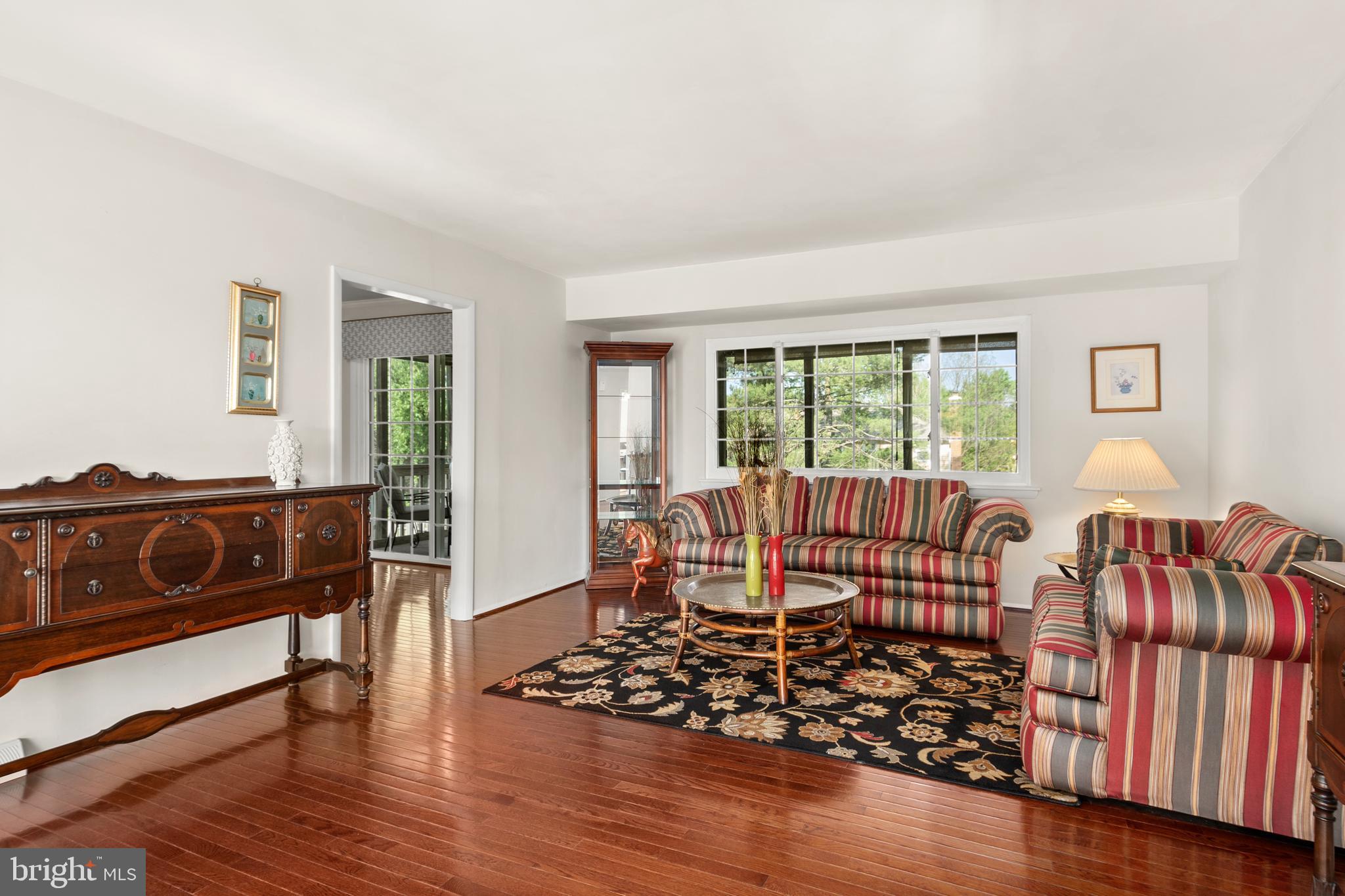 4214 High Ridge Road Haymarket, VA 20169 - Photo 9 of 55 Living Room