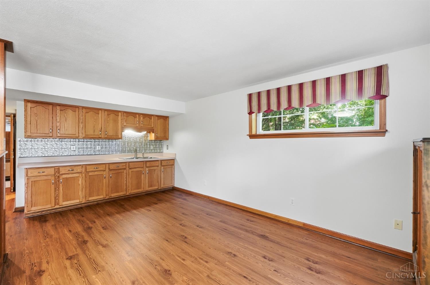 6596 Springdale Road Cincinnati, OH 45247 - Photo 37 of 81