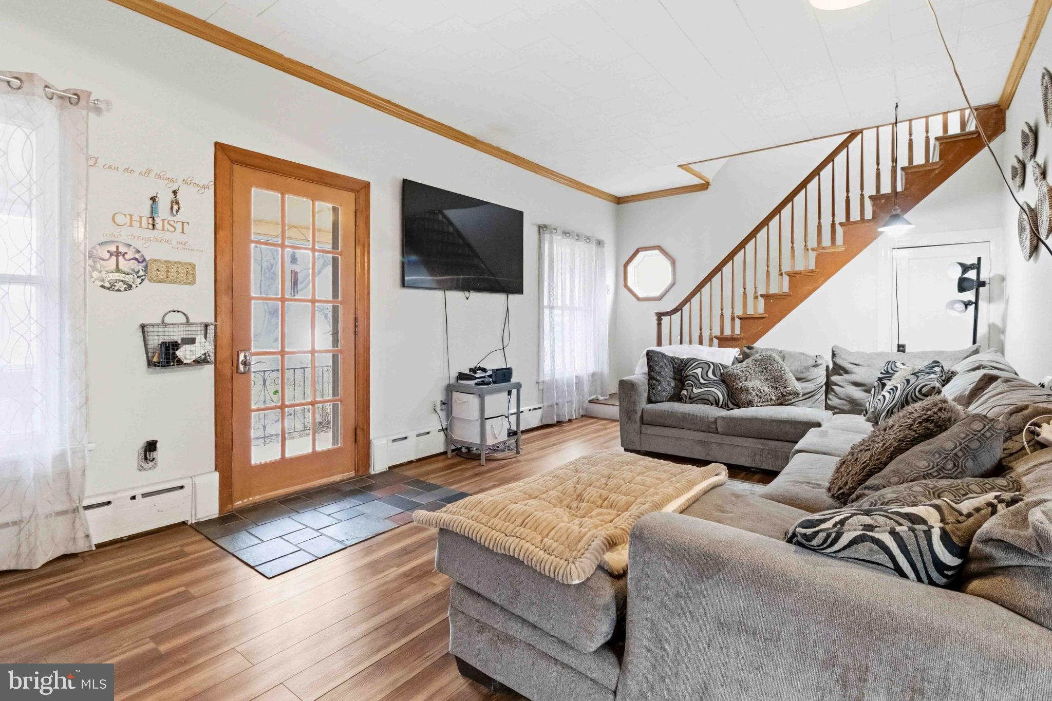 38 State Road Barnesville, PA 18214 - Photo 9 of 46 a living room with furniture