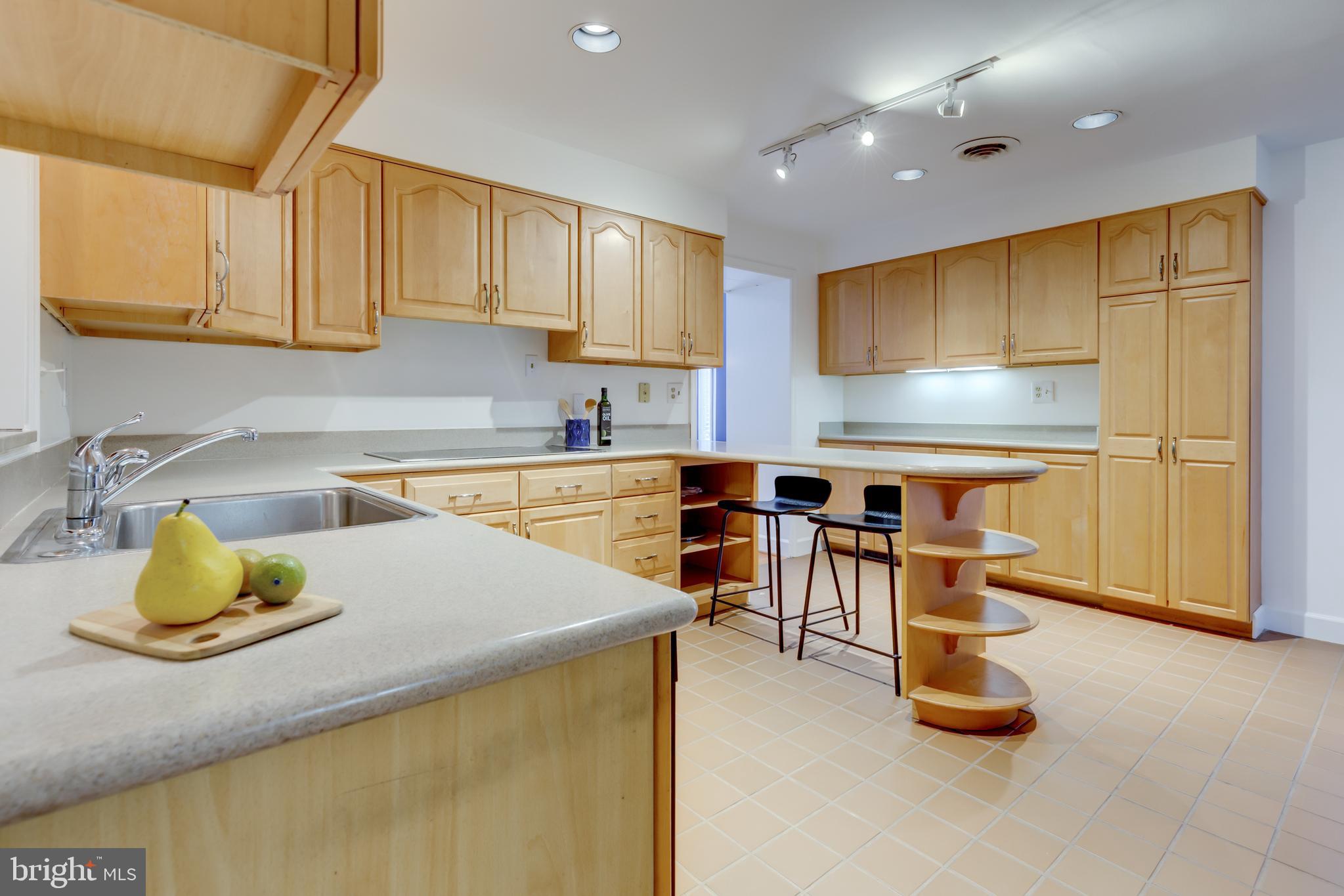 6524 East Halbert Road Bethesda, MD 20817 - Photo 17 of 68 Gallery Image 17