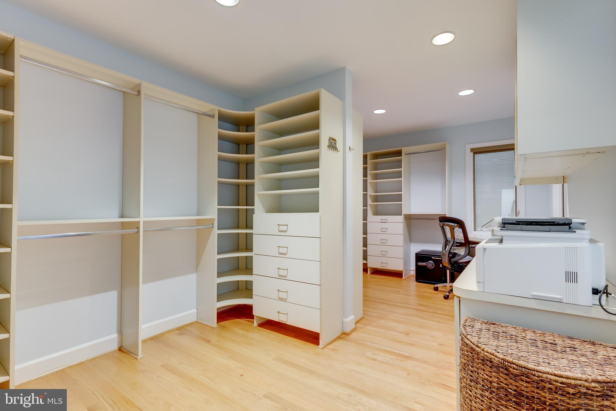 6524 East Halbert Road Bethesda, MD 20817 - Photo 43 of 68 Gallery Image 43