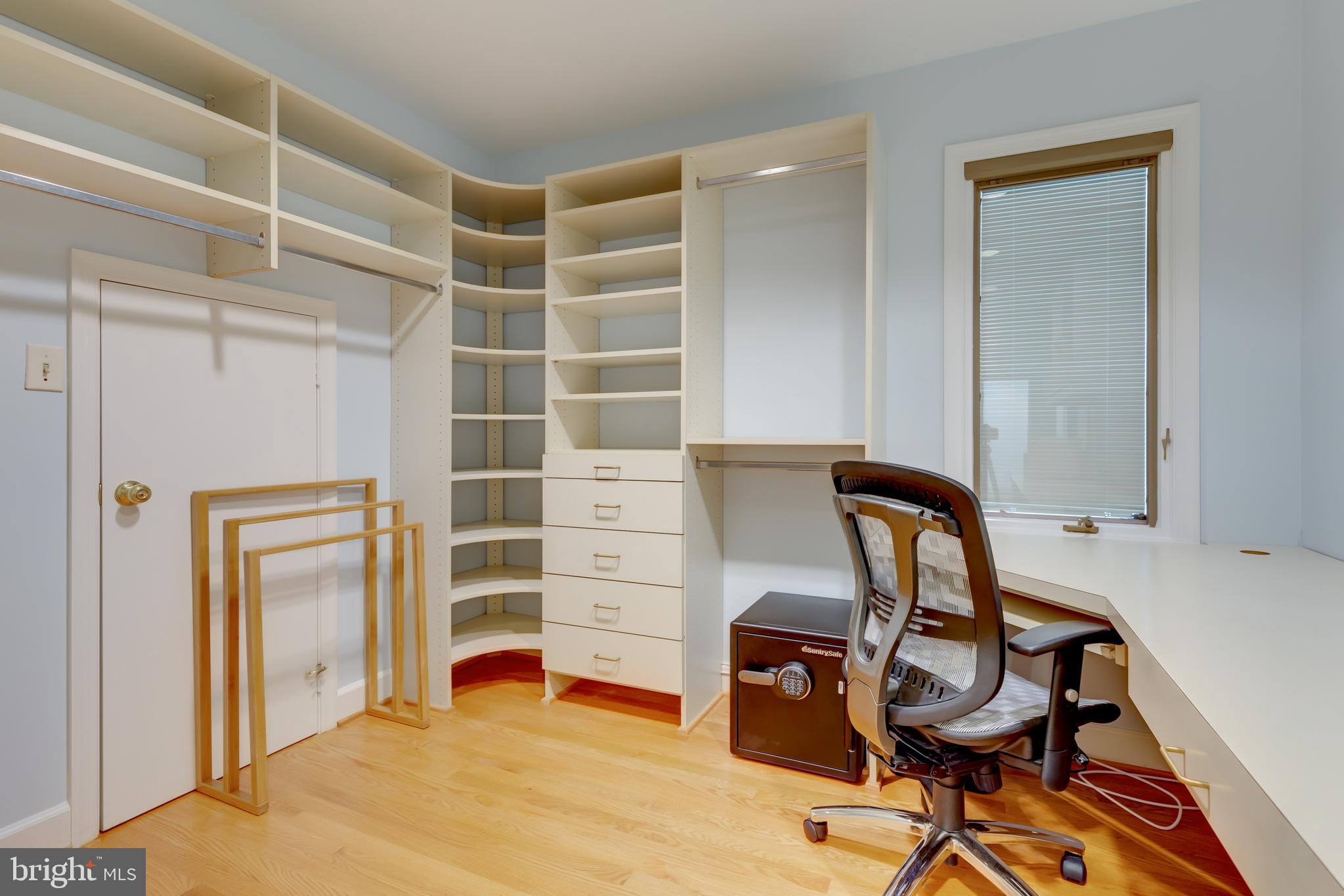 6524 East Halbert Road Bethesda, MD 20817 - Photo 45 of 68 Gallery Image 45