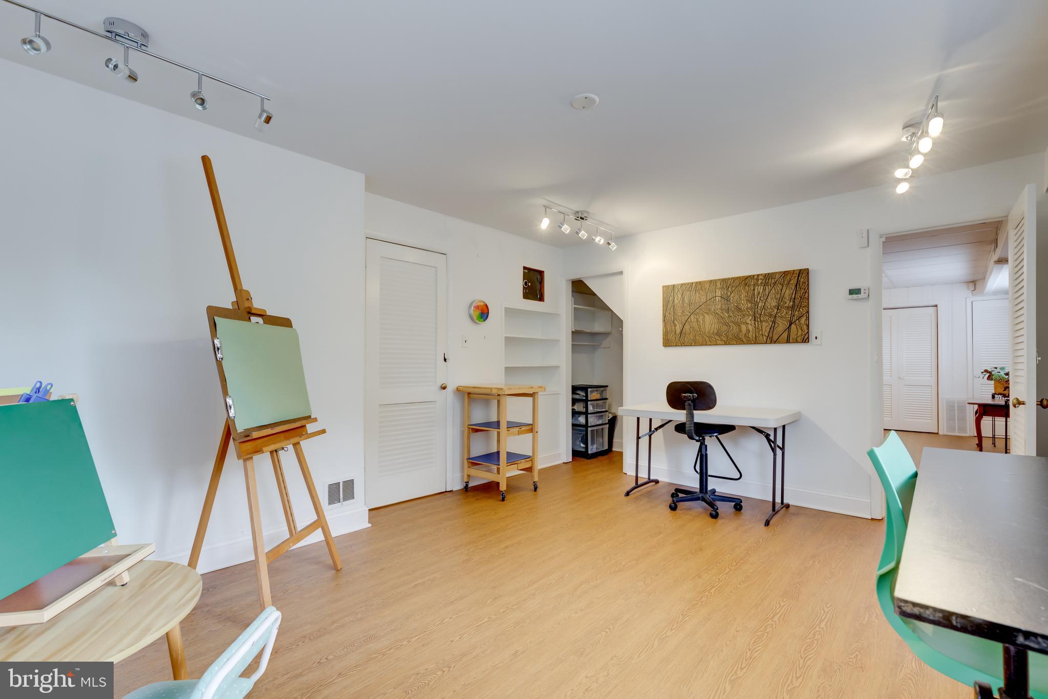 6524 East Halbert Road Bethesda, MD 20817 - Photo 63 of 68 Gallery Image 63