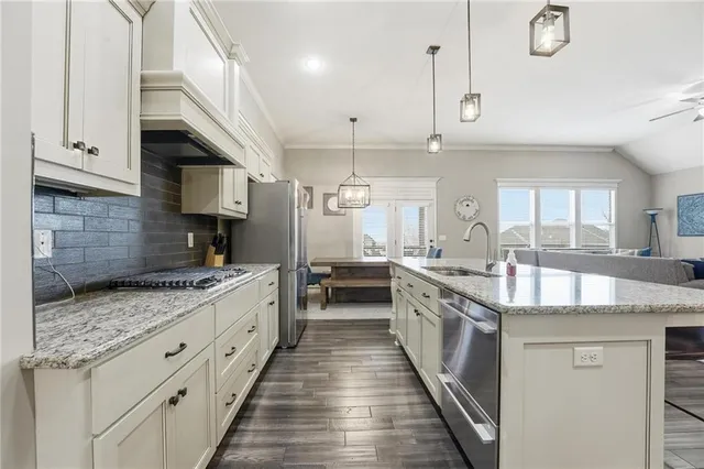 $625,000 | 5920 South National Drive, Parkville, MO 64152