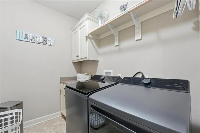 $625,000 | 5920 South National Drive, Parkville, MO 64152