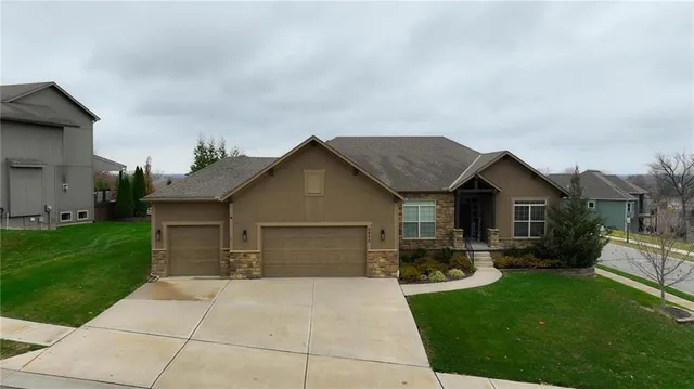 $625,000 | 5920 South National Drive, Parkville, MO 64152