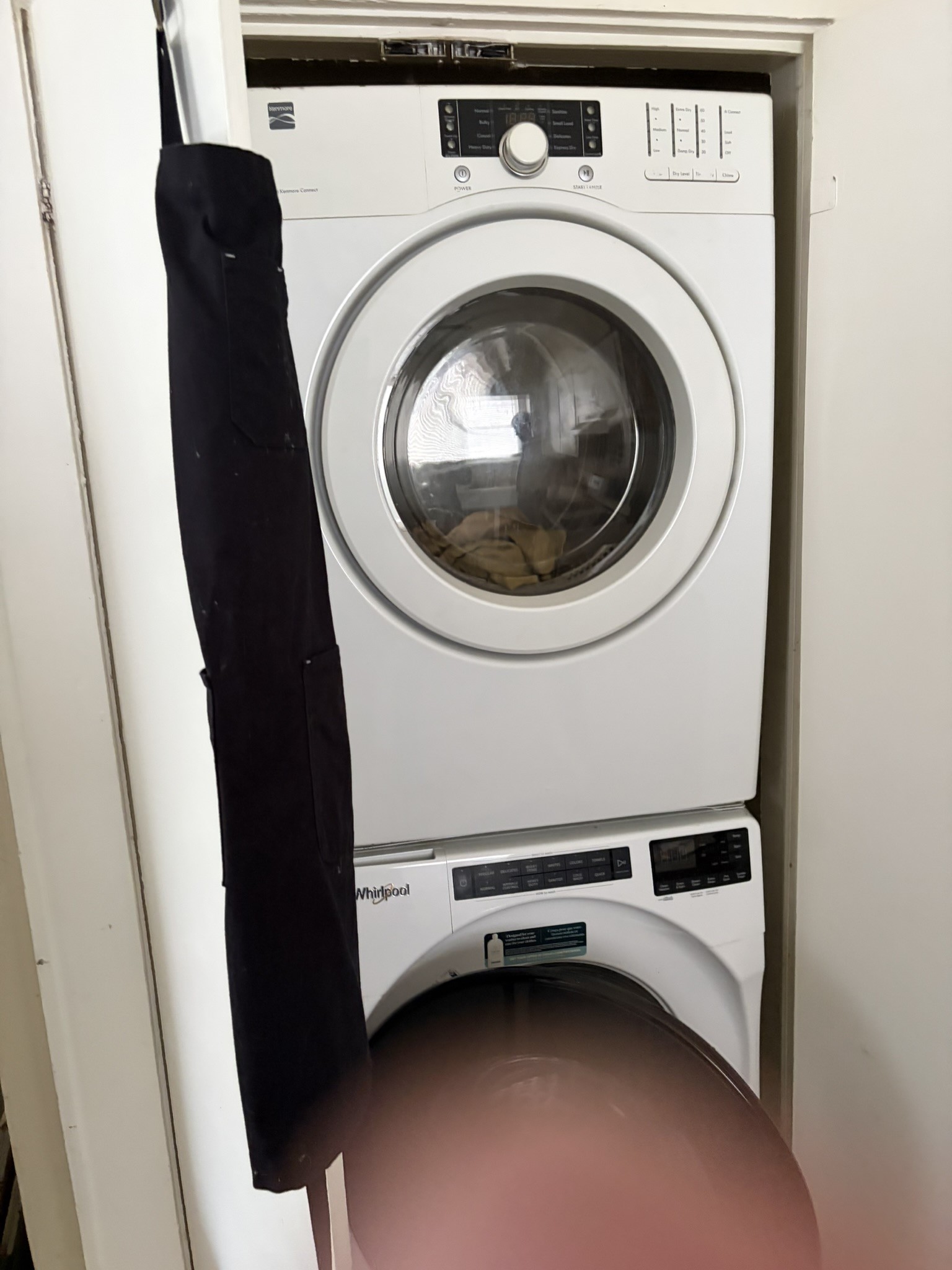 2513 Hazard Street Houston, TX 77019 - Photo 16 of 18 a utility room with dryer and washer