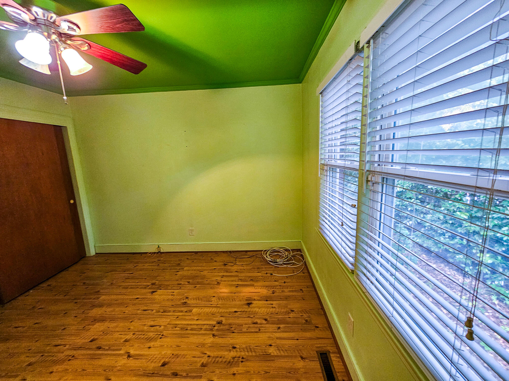208 Holly Road Walterboro, SC 29488 - Photo 37 of 49 20251030_121220