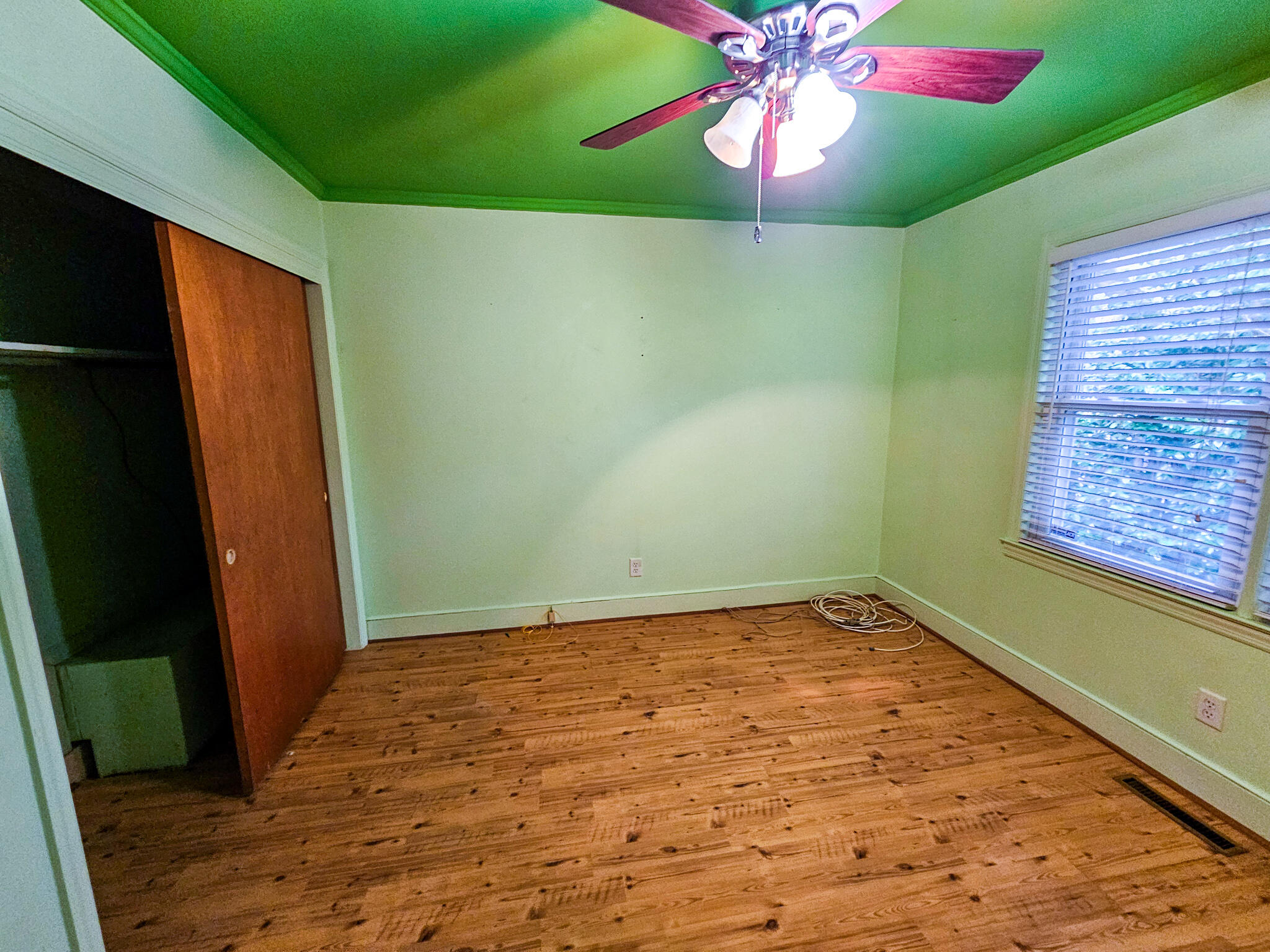 208 Holly Road Walterboro, SC 29488 - Photo 38 of 49 20251030_121224