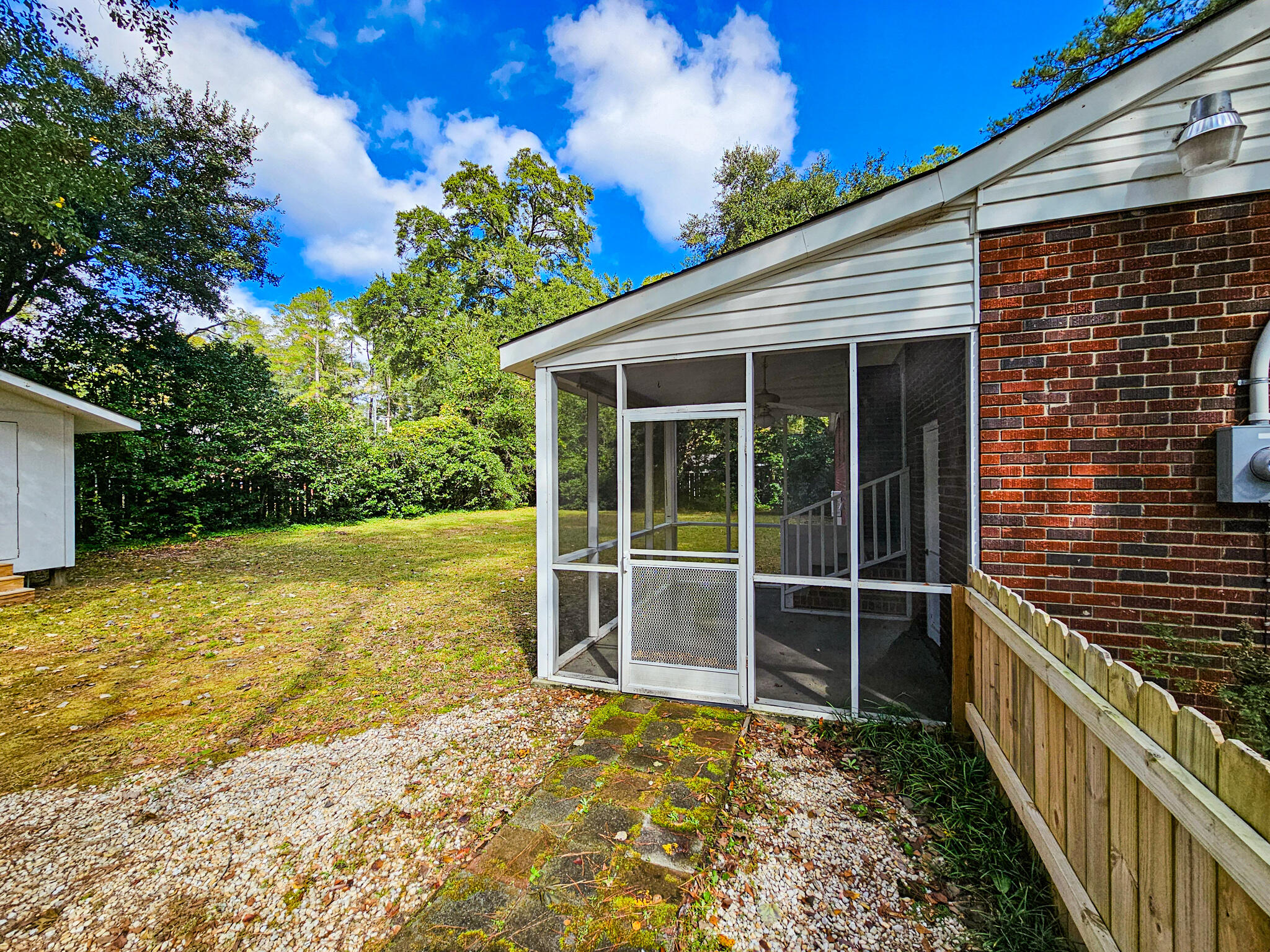 208 Holly Road Walterboro, SC 29488 - Photo 5 of 49 20251030_120416