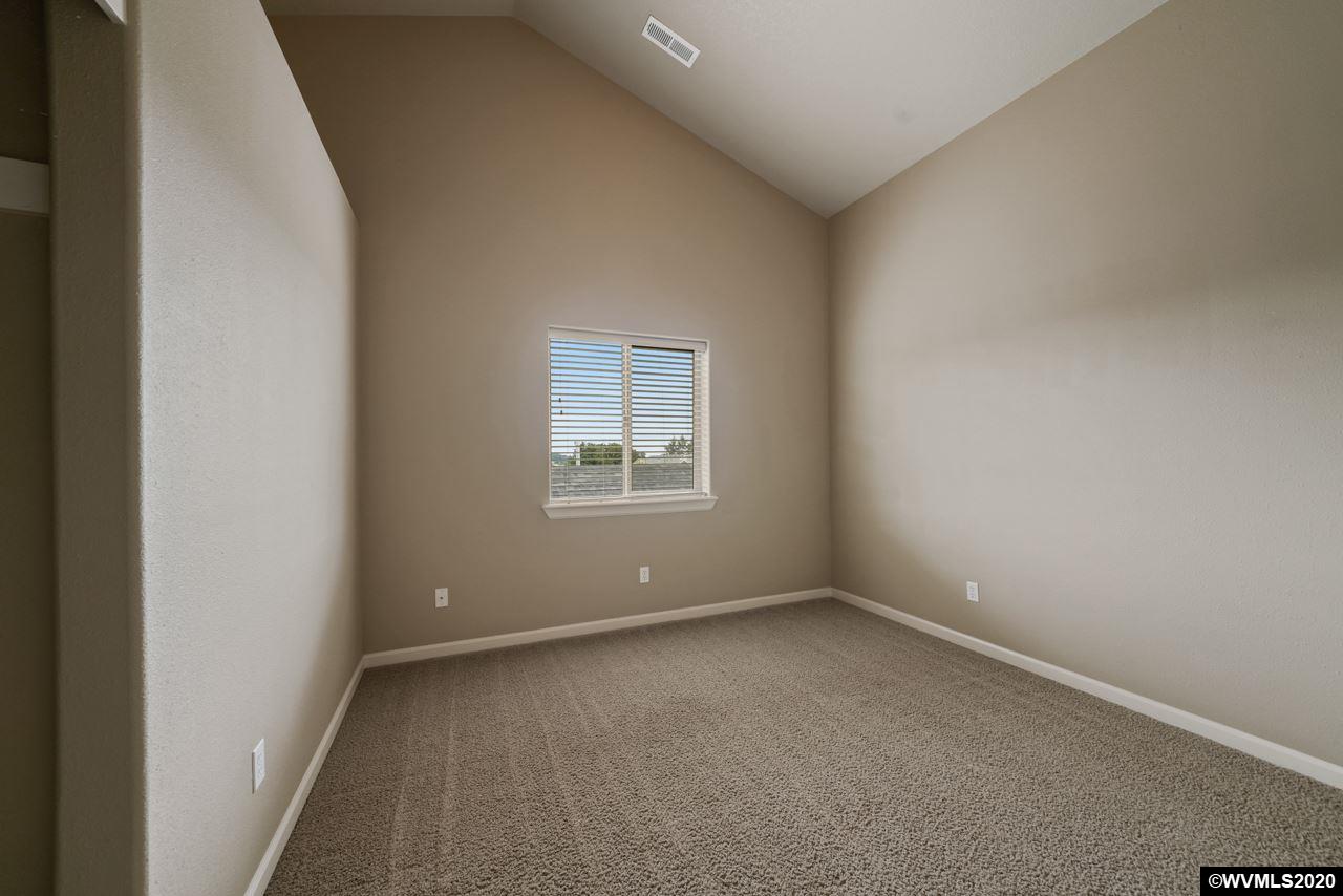 808 Crouchen Street Northwest Salem, OR 97304 - Photo 27 of 37